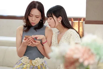 Người phụ nữ có anh xã rủ cô bạn thân cùng địt trộm với trai trẻ qua mạng
